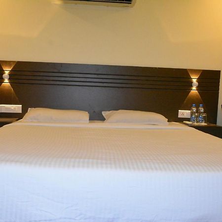 Hotel All Season Kollam Ngoại thất bức ảnh