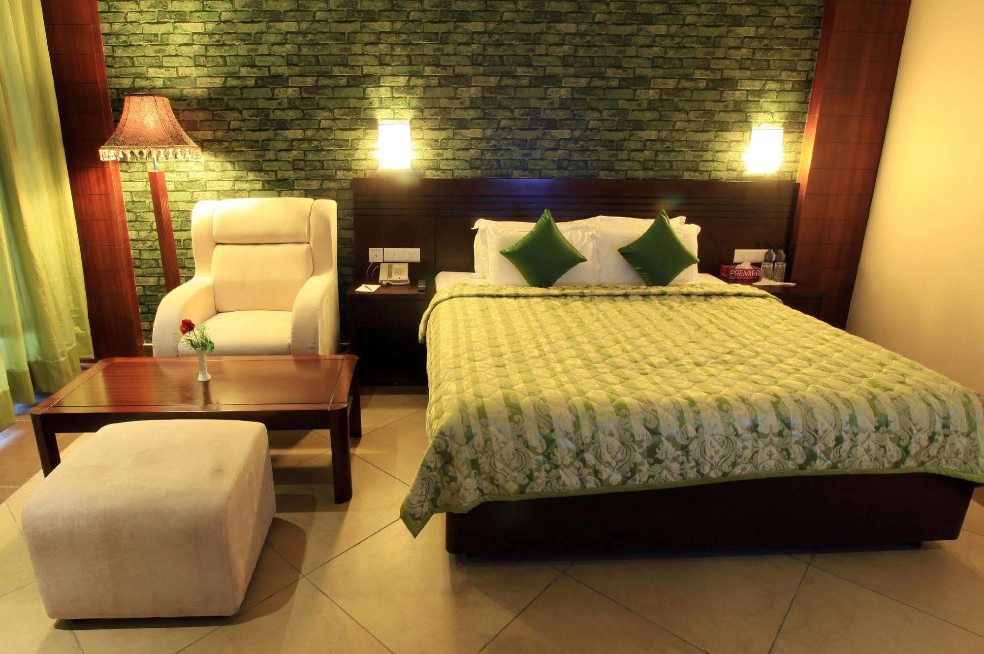 Hotel All Season Kollam Ngoại thất bức ảnh