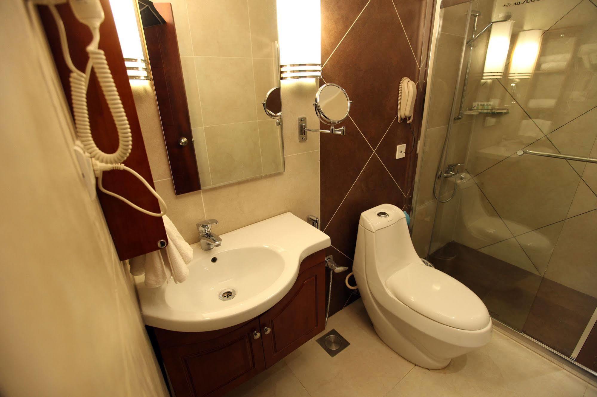Hotel All Season Kollam Ngoại thất bức ảnh