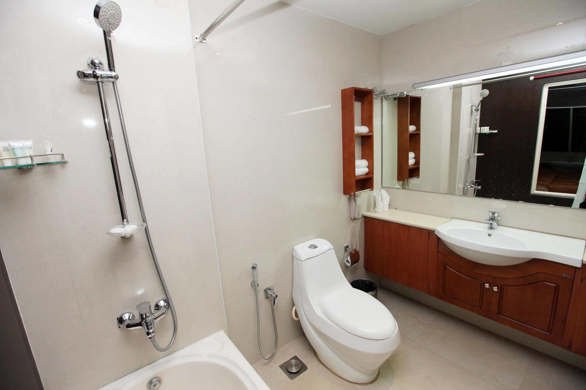 Hotel All Season Kollam Ngoại thất bức ảnh