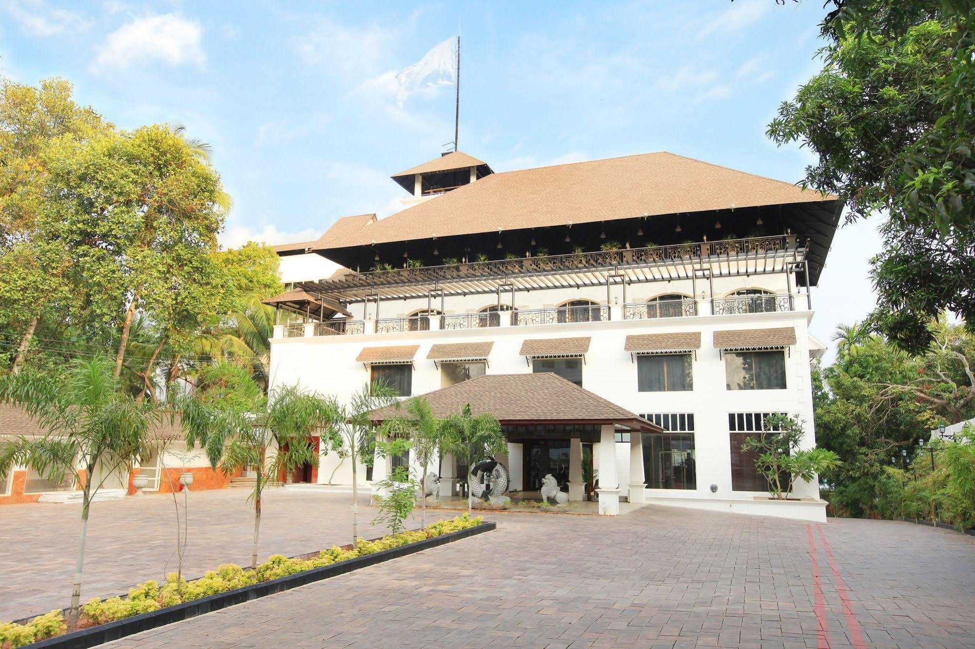Hotel All Season Kollam Ngoại thất bức ảnh