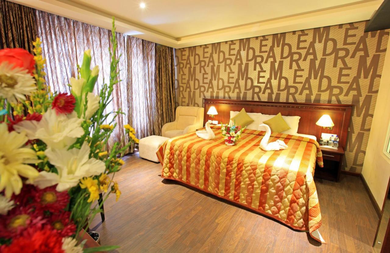 Hotel All Season Kollam Ngoại thất bức ảnh