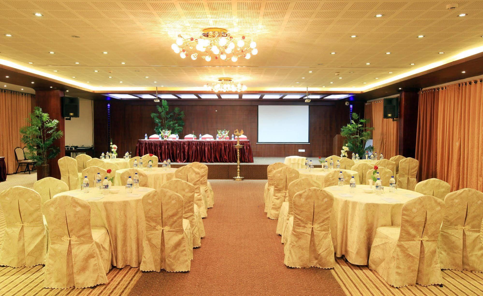 Hotel All Season Kollam Ngoại thất bức ảnh