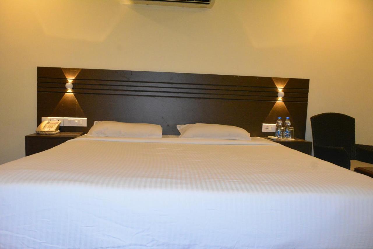 Hotel All Season Kollam Ngoại thất bức ảnh